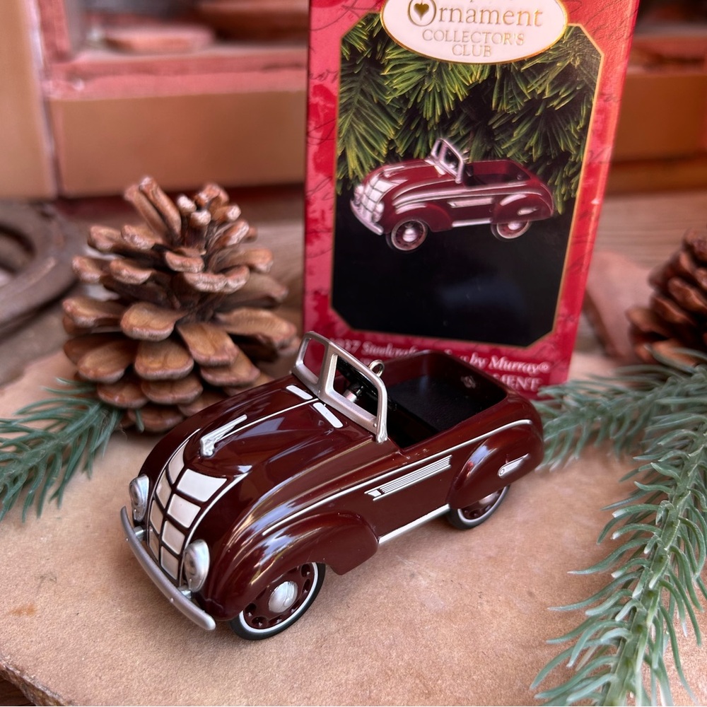 Hallmark Steelcraft 1937 Classic Car Keepsake Ornament New in Box